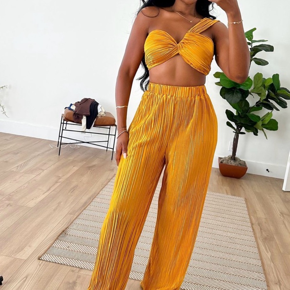 Women's Yellow Pleated Pants set